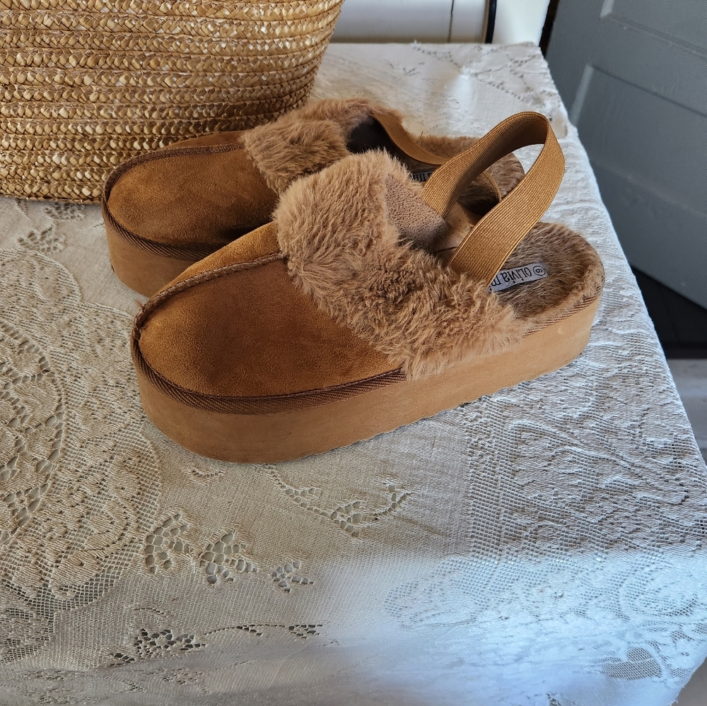Platform slippers